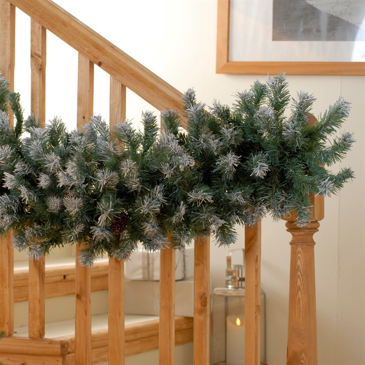 2.7m Green Frosted Garland with Real Pine Cones